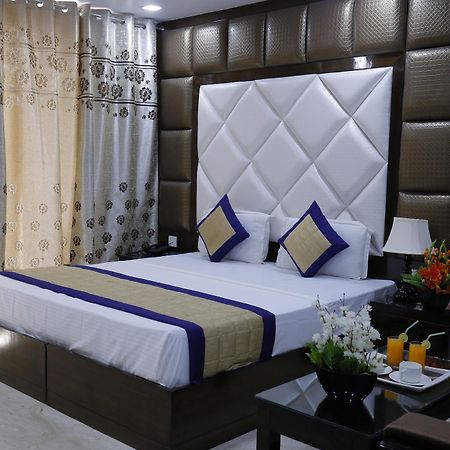 Stay At Hotel Pride, Delhi, Near Karol Bagh Metro Делі Екстер'єр фото