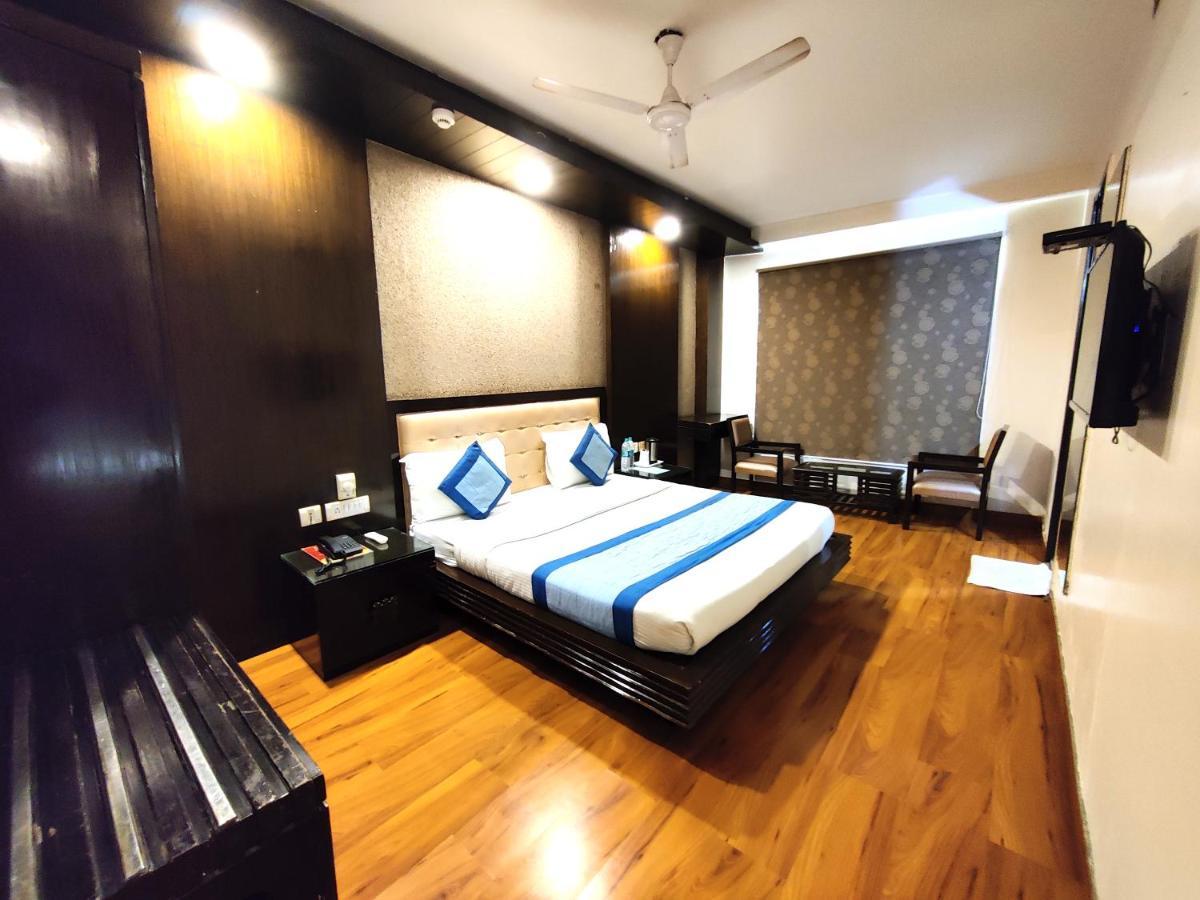 Stay At Hotel Pride, Delhi, Near Karol Bagh Metro Делі Екстер'єр фото