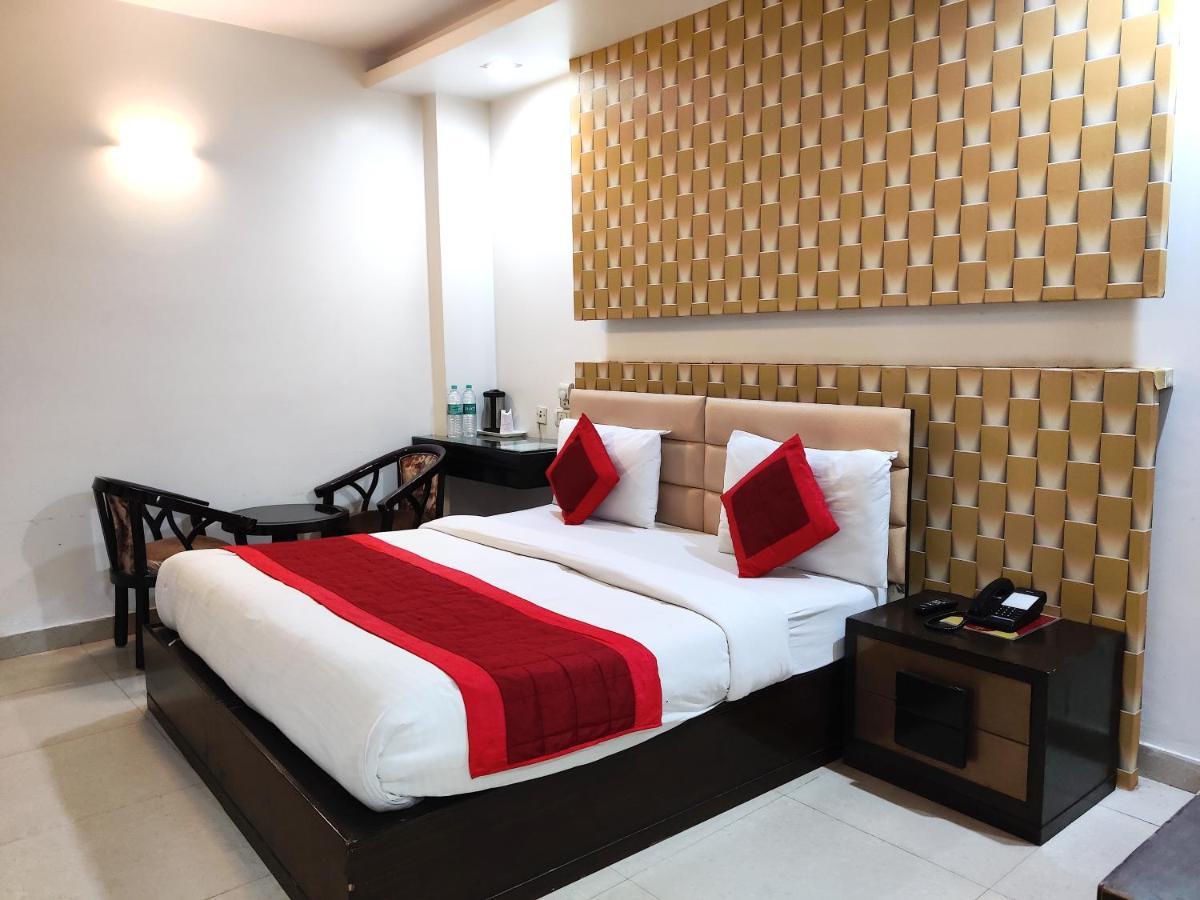 Stay At Hotel Pride, Delhi, Near Karol Bagh Metro Делі Екстер'єр фото