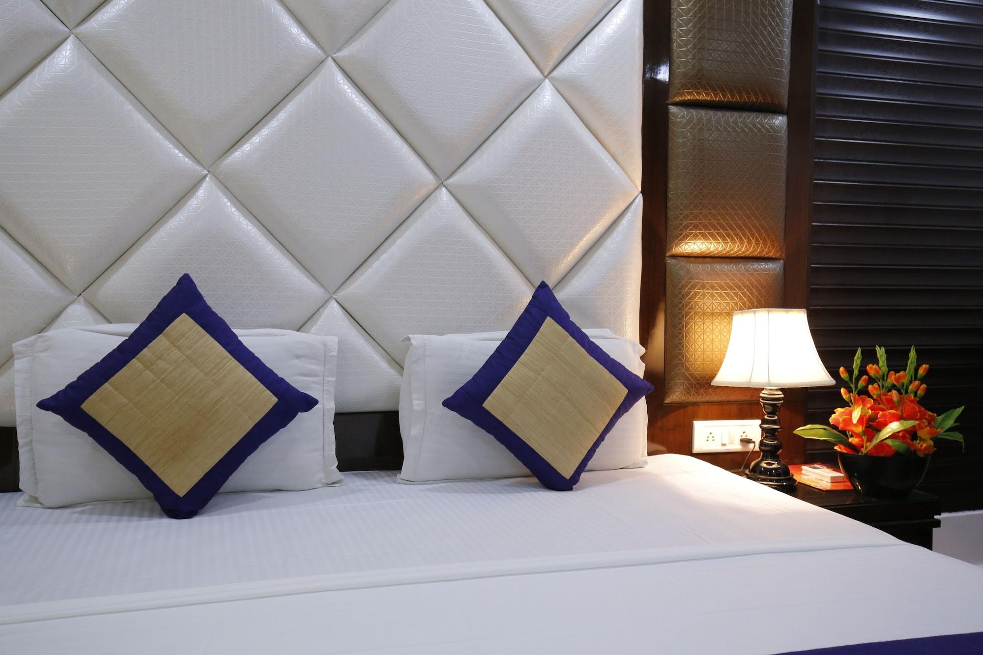 Stay At Hotel Pride, Delhi, Near Karol Bagh Metro Делі Екстер'єр фото