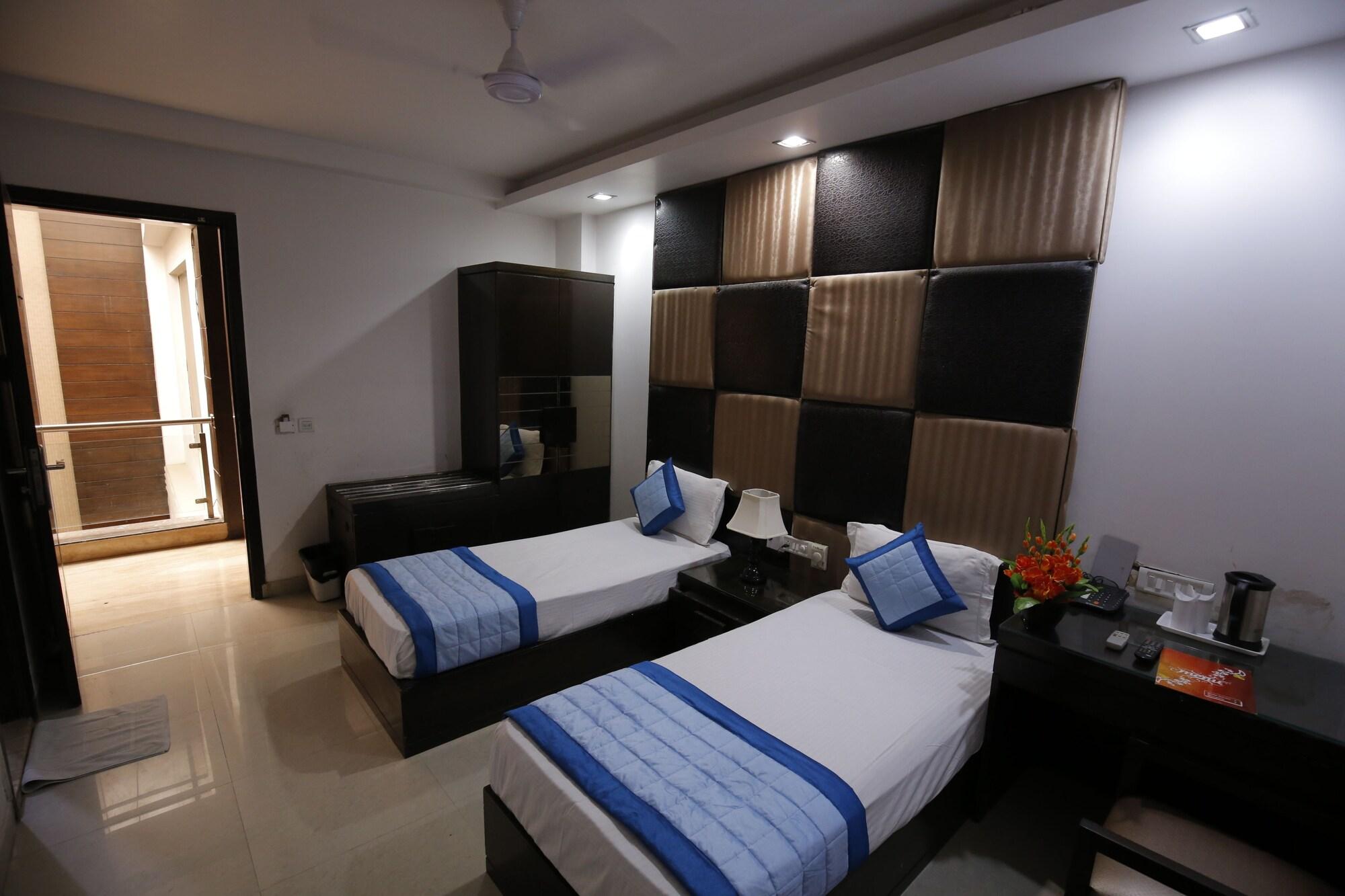 Stay At Hotel Pride, Delhi, Near Karol Bagh Metro Делі Екстер'єр фото