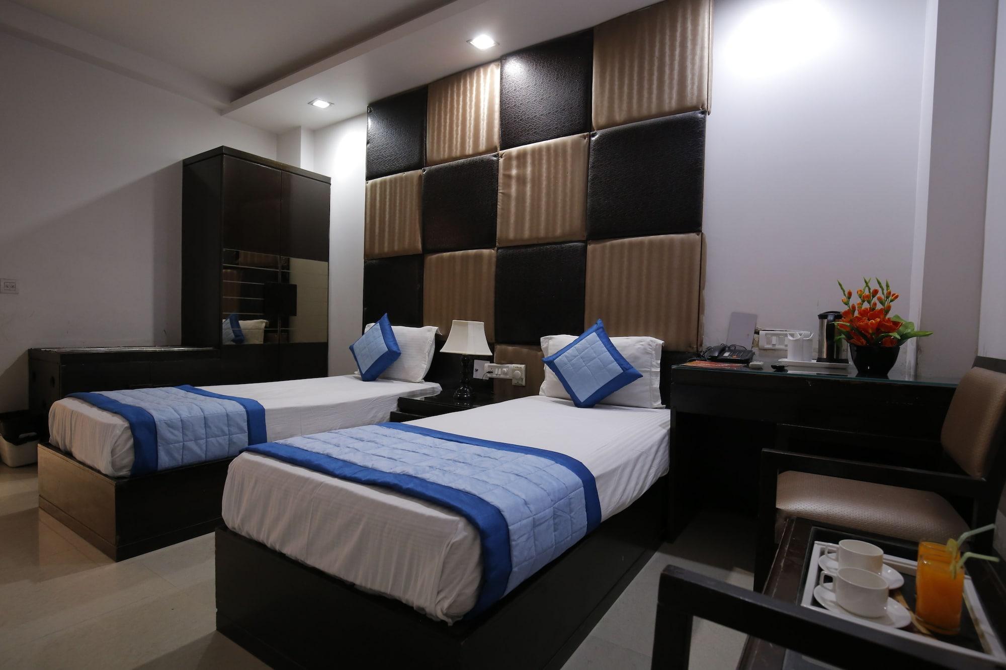Stay At Hotel Pride, Delhi, Near Karol Bagh Metro Делі Екстер'єр фото