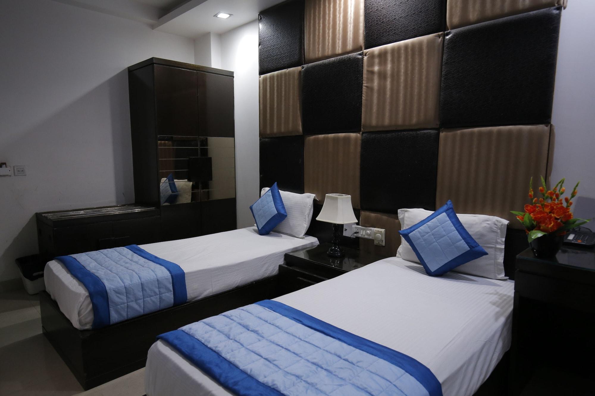 Stay At Hotel Pride, Delhi, Near Karol Bagh Metro Делі Екстер'єр фото