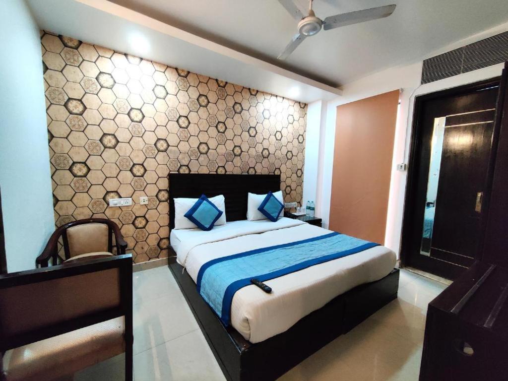 Stay At Hotel Pride, Delhi, Near Karol Bagh Metro Делі Екстер'єр фото