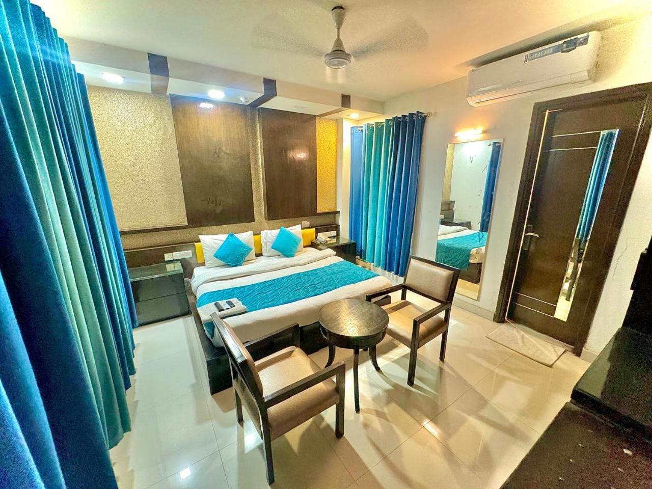 Stay At Hotel Pride, Delhi, Near Karol Bagh Metro Делі Екстер'єр фото