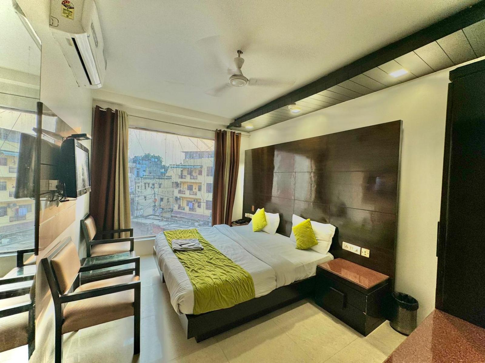 Hotel Delhi Pride, Karol Bagh Екстер'єр фото