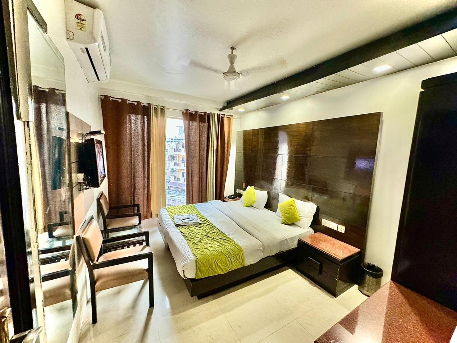 Stay At Hotel Pride, Delhi, Near Karol Bagh Metro Делі Екстер'єр фото